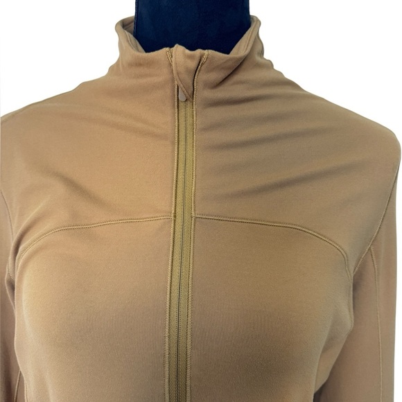 Lululemon Run Briskly 1/2 Zip Long Sleeve Top - Picture 4 of 11